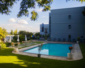 Max Executive Apartments